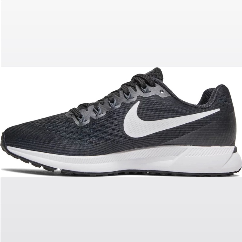 Womens Nike air zoom Pegasus 34 black shoes size 6.5